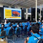 คณะครูและนักเรียนโรงเรียนสิงห์สมุทรร่วมกิจกรรมการเรียนรู้ด้านพาณิชยนาวี
