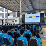 คณะครูและนักเรียนโรงเรียนสิงห์สมุทรเข้าร่วมกิจกรรมการเรียนรู้